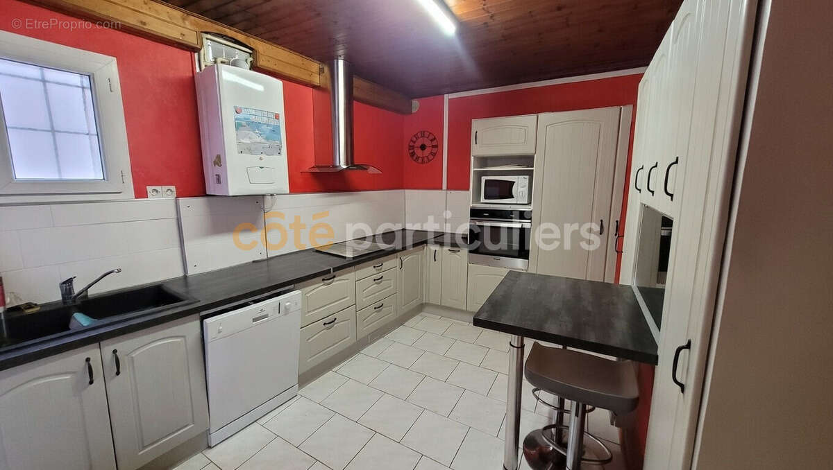 Maison située dans l'hypercentre de L'Aiguillon-La-Presqu' Île 4 pièce(s) 120.6 m2 - photo 3