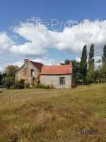 MAISON DE VILLAGE avec 1900m² de terrain!! - photo 2
