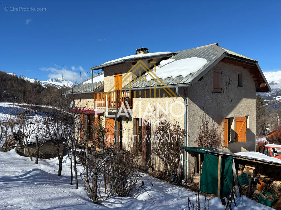 Maison à ENCHASTRAYES