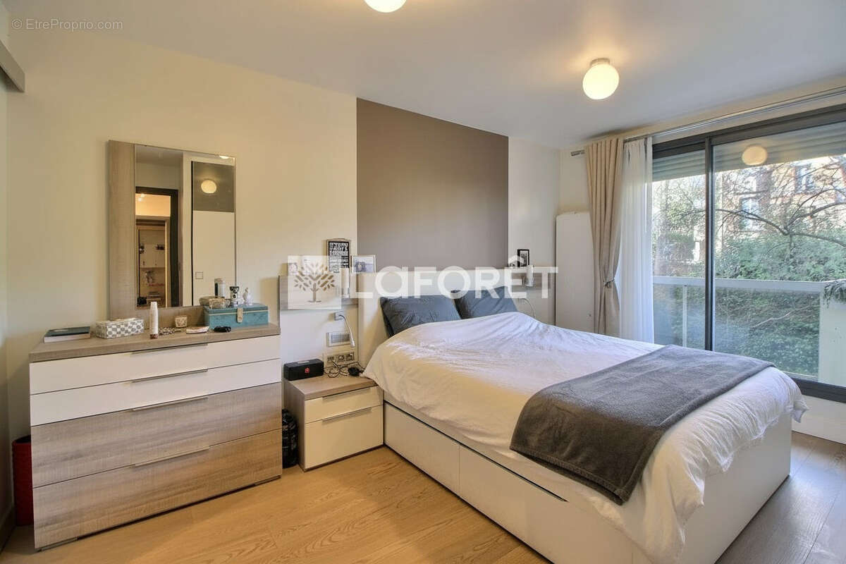 Appartement à SURESNES