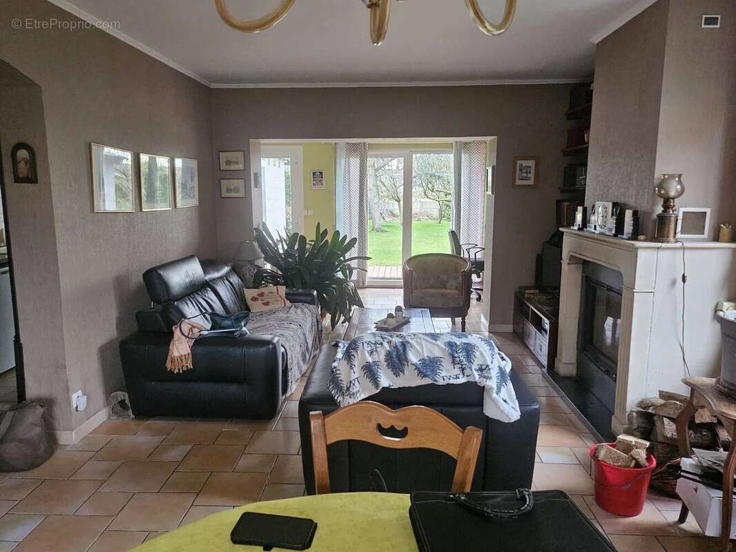 Maison à NEUVILLE-EN-FERRAIN