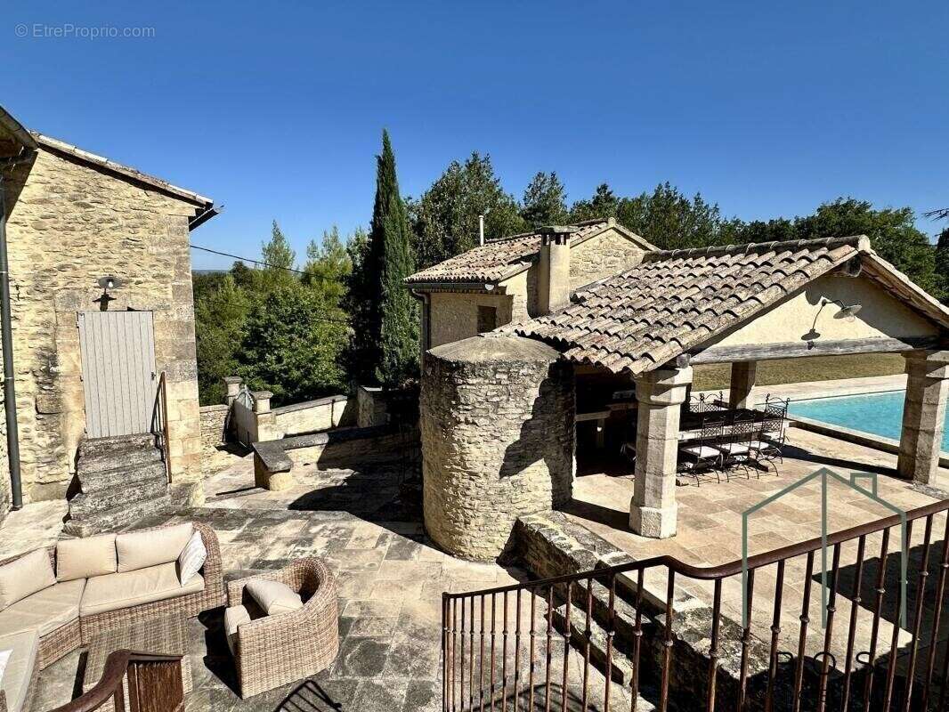 Maison à BONNIEUX