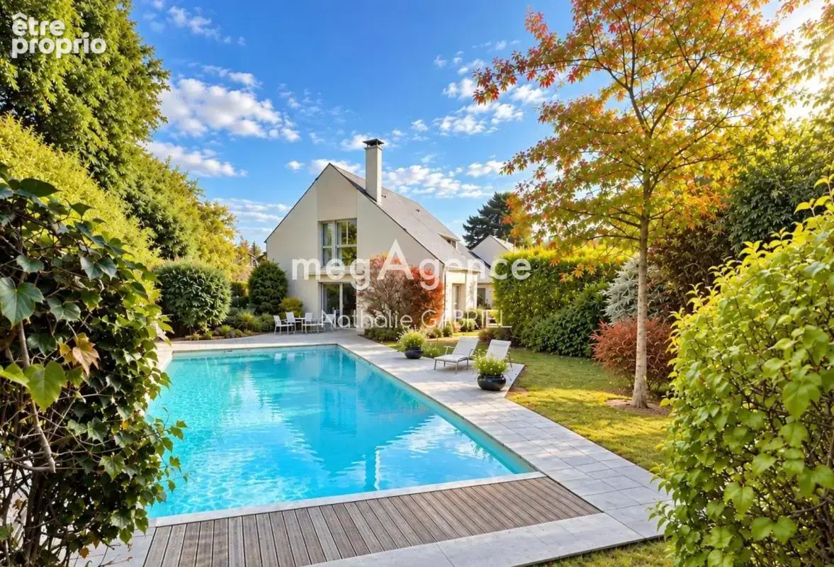 PRUNIERS- Hauts de Beaumont-Maison d'architecte de 5 chambres sur 1250 m2 avec belle piscine - photo 1