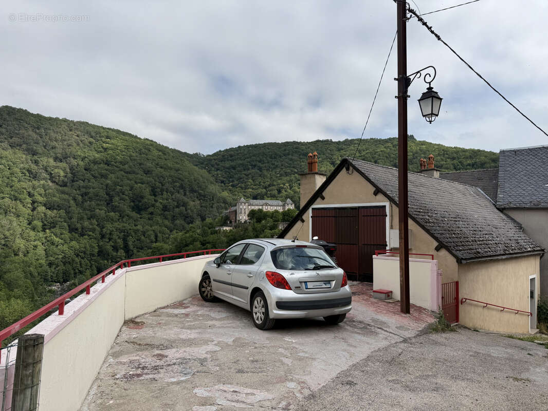 Maison de village avec vue dominante sur la vallée du Lot   Fort potentiel d'aménagement - photo 23