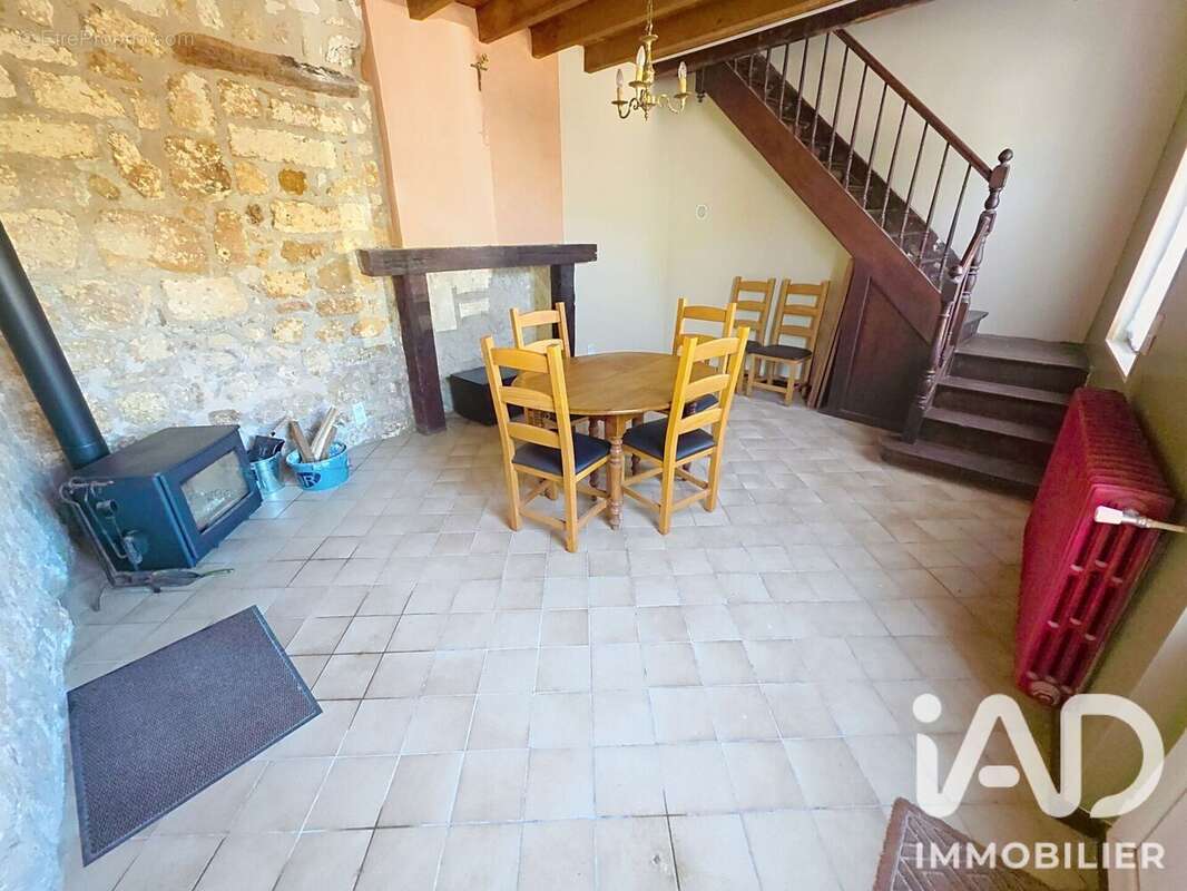 Photo 5 - Maison à LA ROCHEBEAUCOURT-ET-ARGENTINE