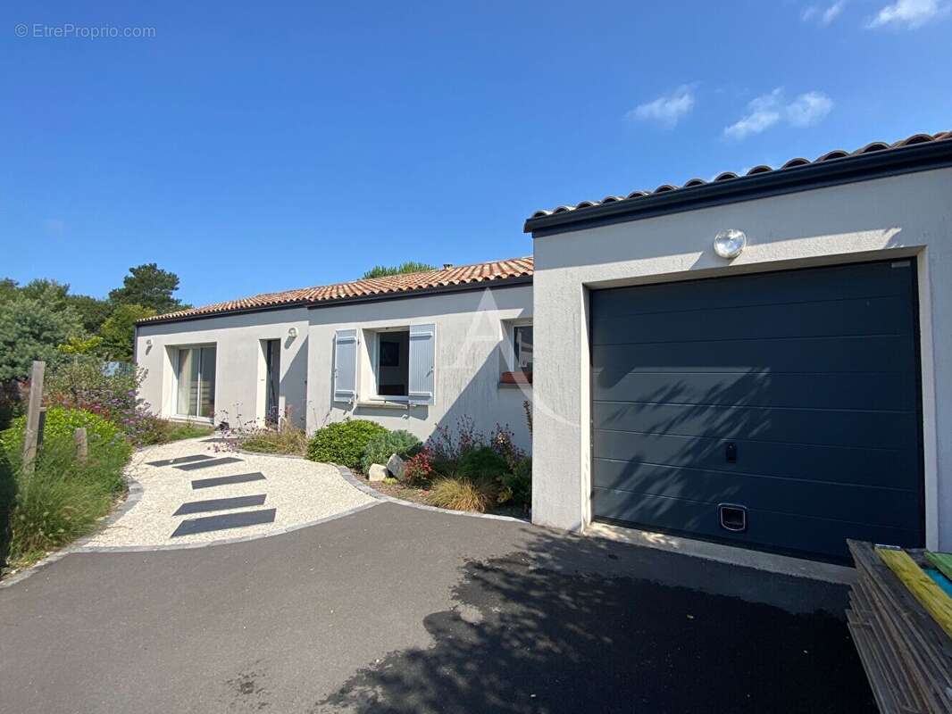 Maison à SAINT-JULIEN-DES-LANDES