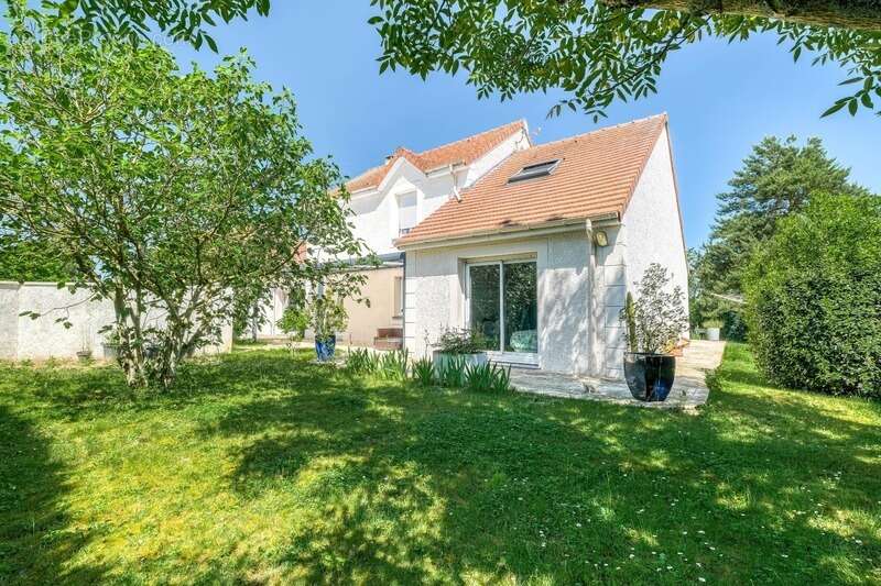 Maison à JUILLY