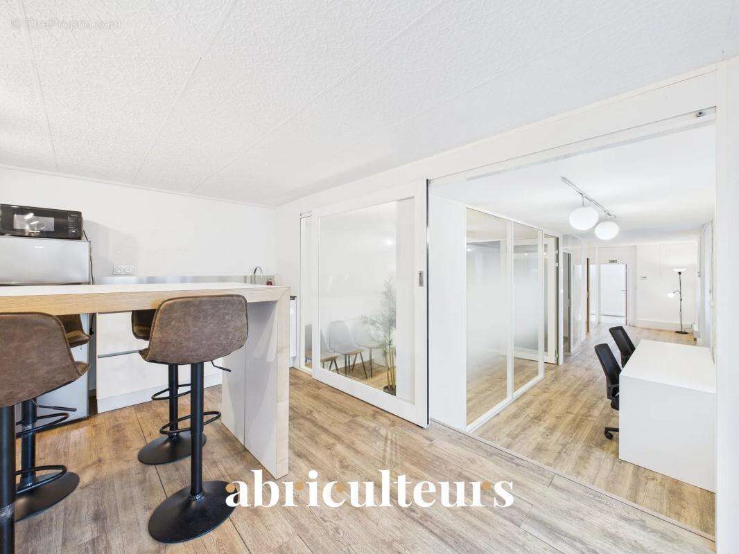 Bureau au rdc de 64m2 en vente à Rezé (44400) - photo 5