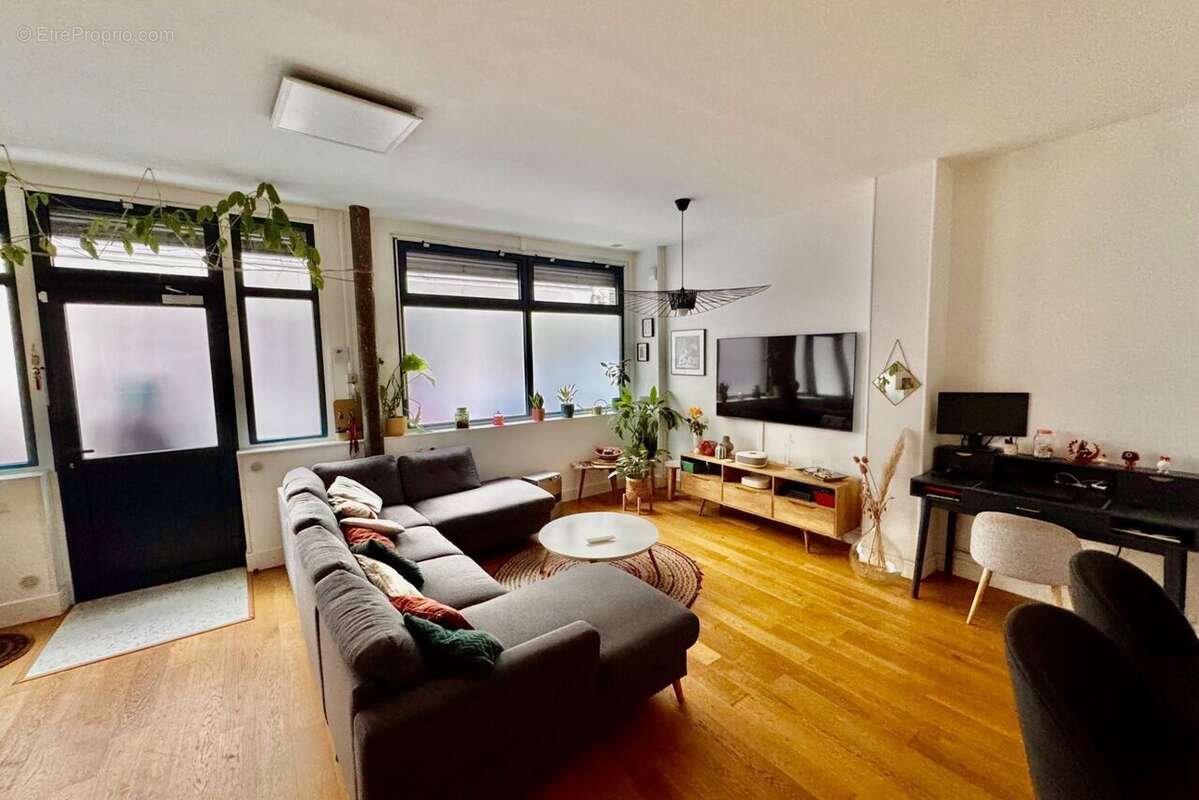 Appartement à PARIS-10E