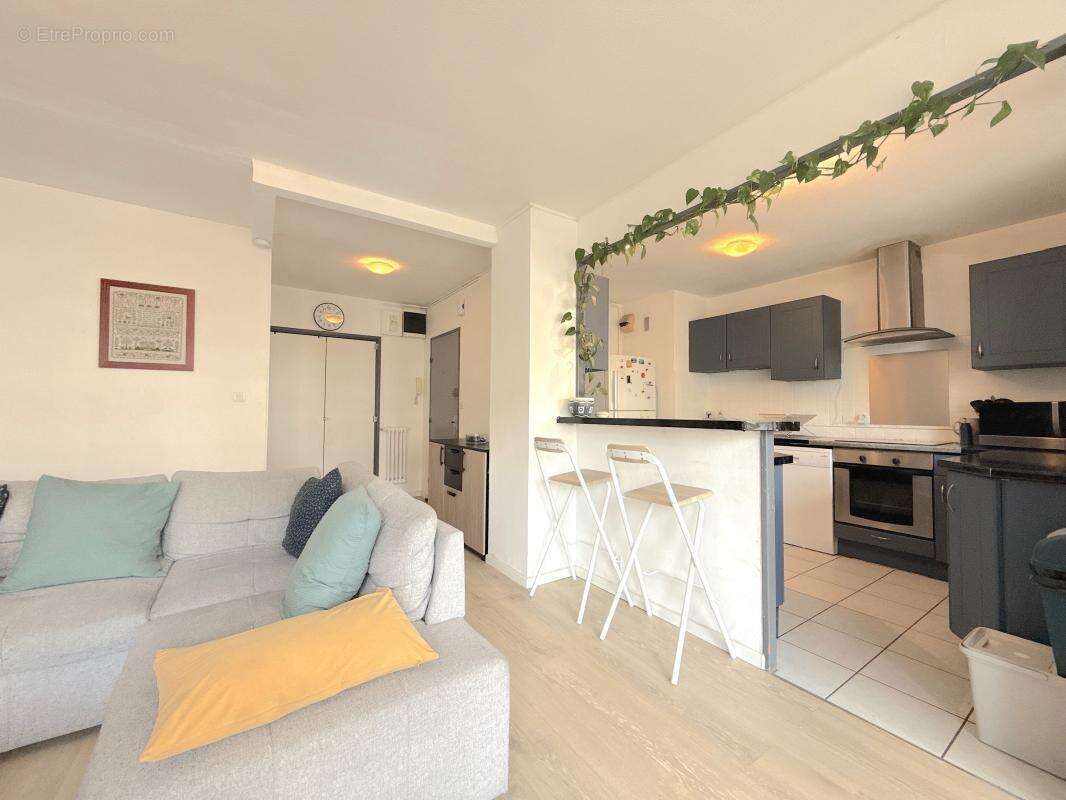 Appartement à CHENOVE