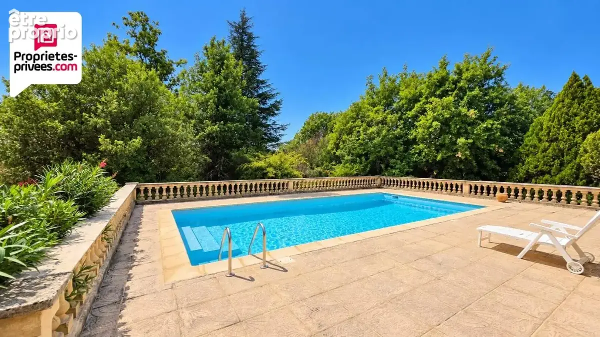 Belle villa provencale 5 pieces 156 m2 à rafraichir terrain 2500 m2 et grande piscine chauffee - photo 4