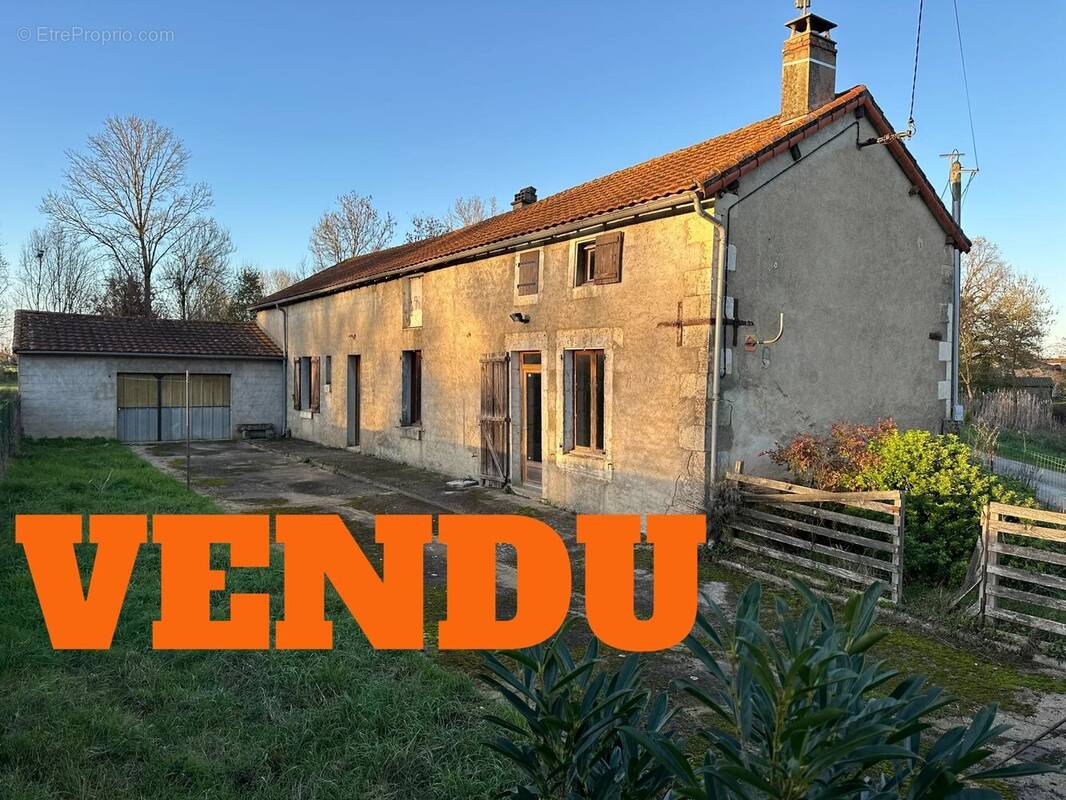 Maison à LA FERRIERE-AIROUX