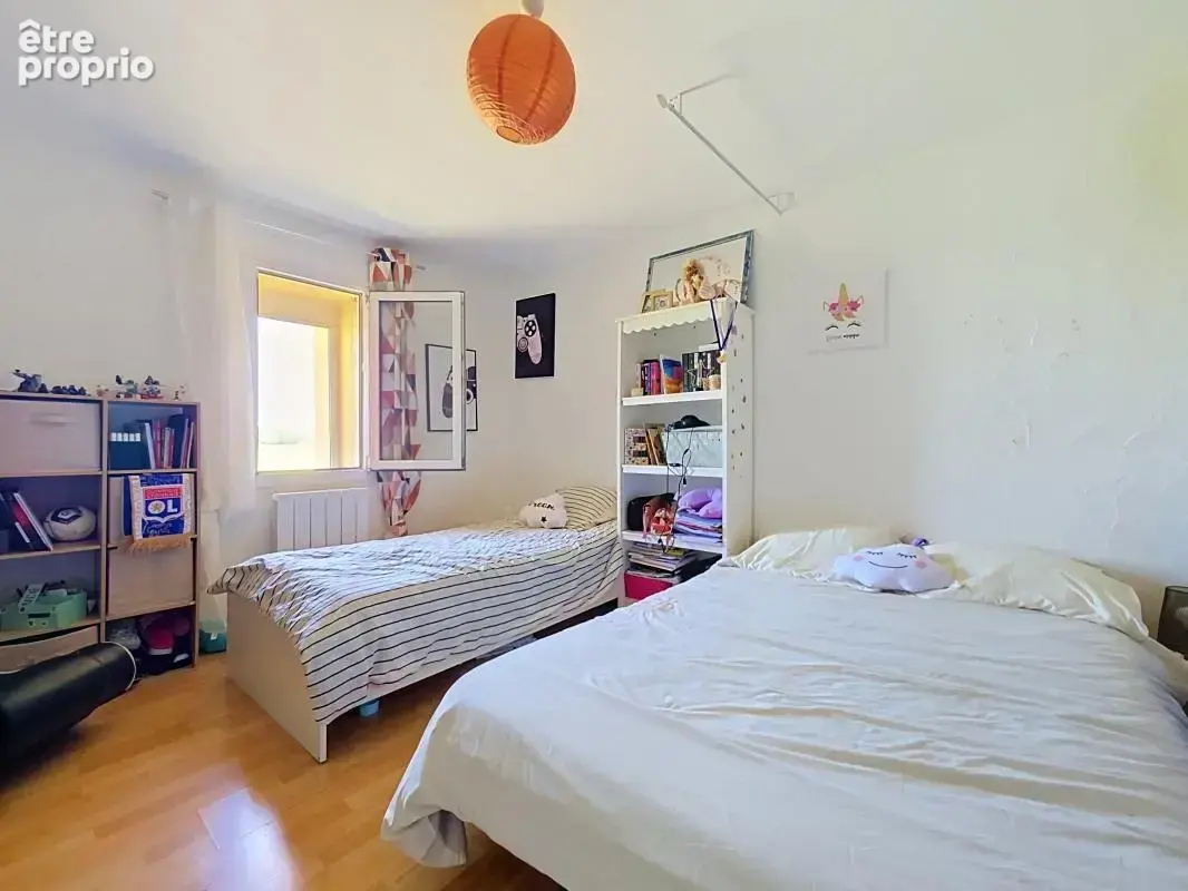 Appartement - 2 Chambres - Balcon - 2 Places de stationnement - Proche commodités - photo 13