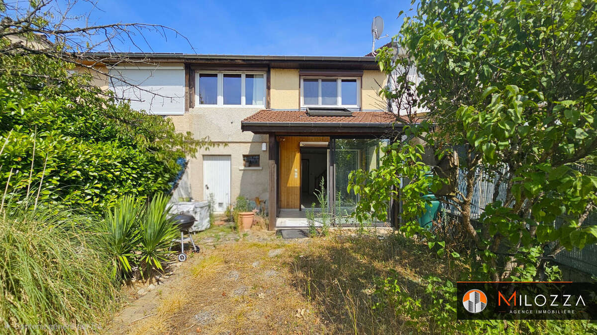 Maison 4 chambres avec garage et jardin - Saint-Quentin-Fallavier - photo 6