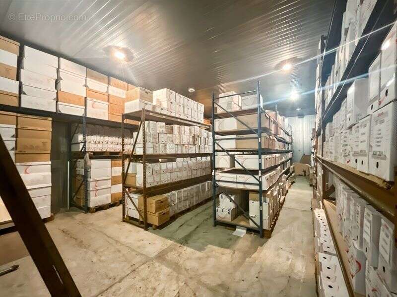 Commerce à FLEURANCE