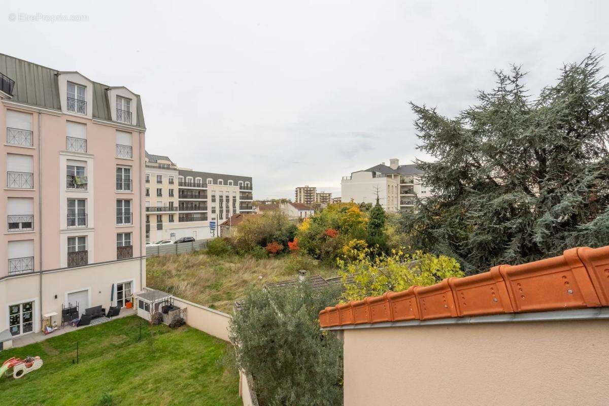 Appartement à LE BLANC-MESNIL