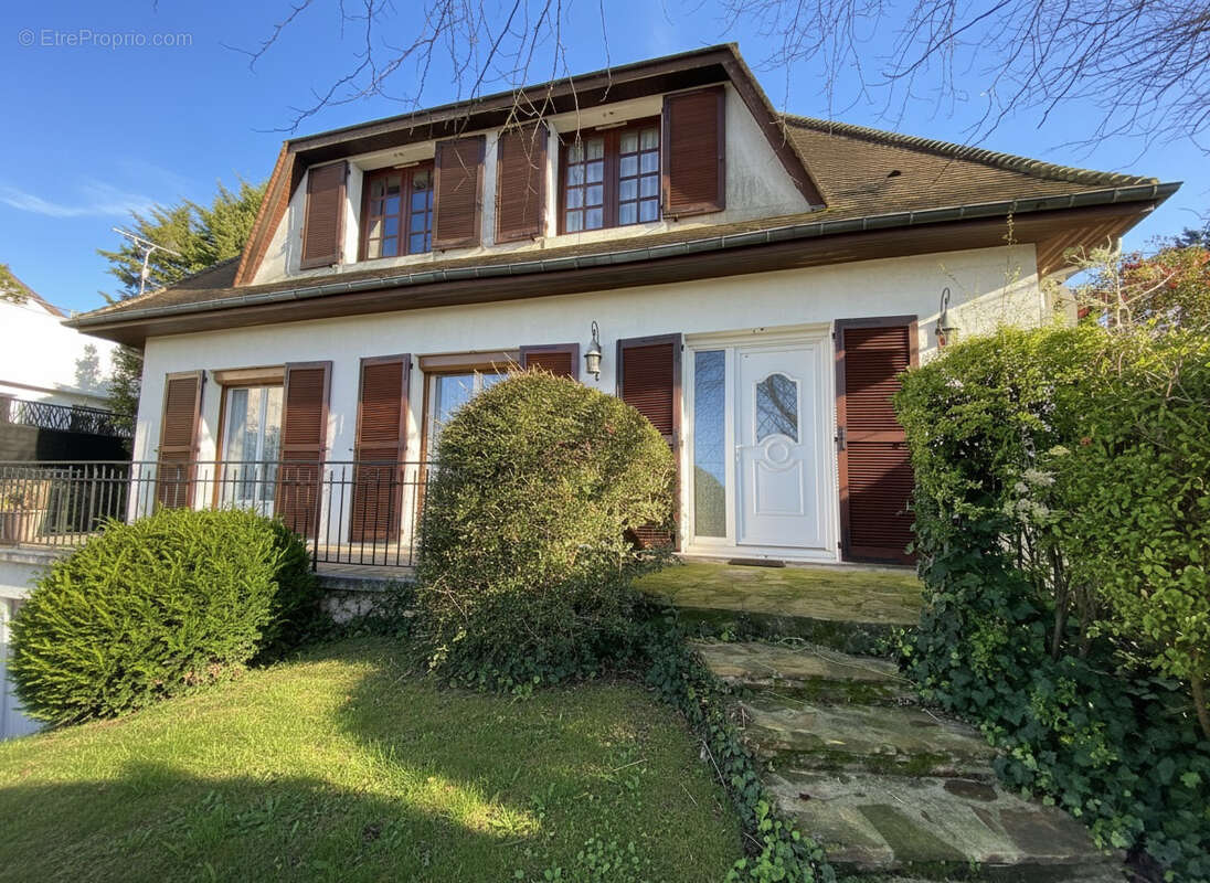 Maison à CHAMPIGNY-SUR-MARNE