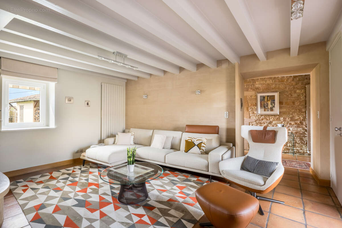 Maison à CHARNAY-LES-MACON