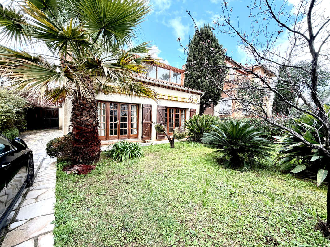 Maison à HYERES