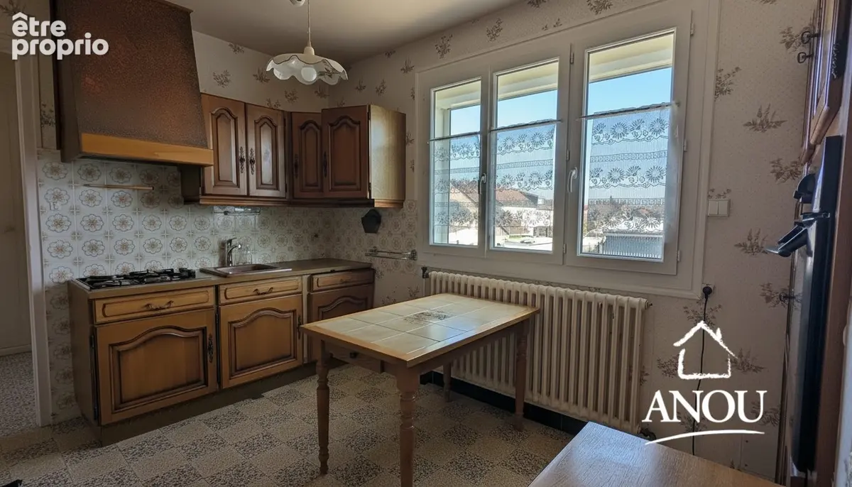 Au calme avec garages et sous-sol aménagé - photo 3