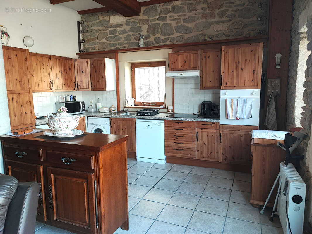 Maison à AZILLE