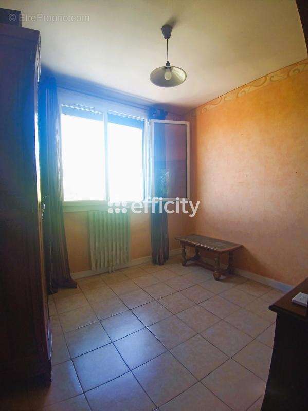 Appartement à ROMANS-SUR-ISERE