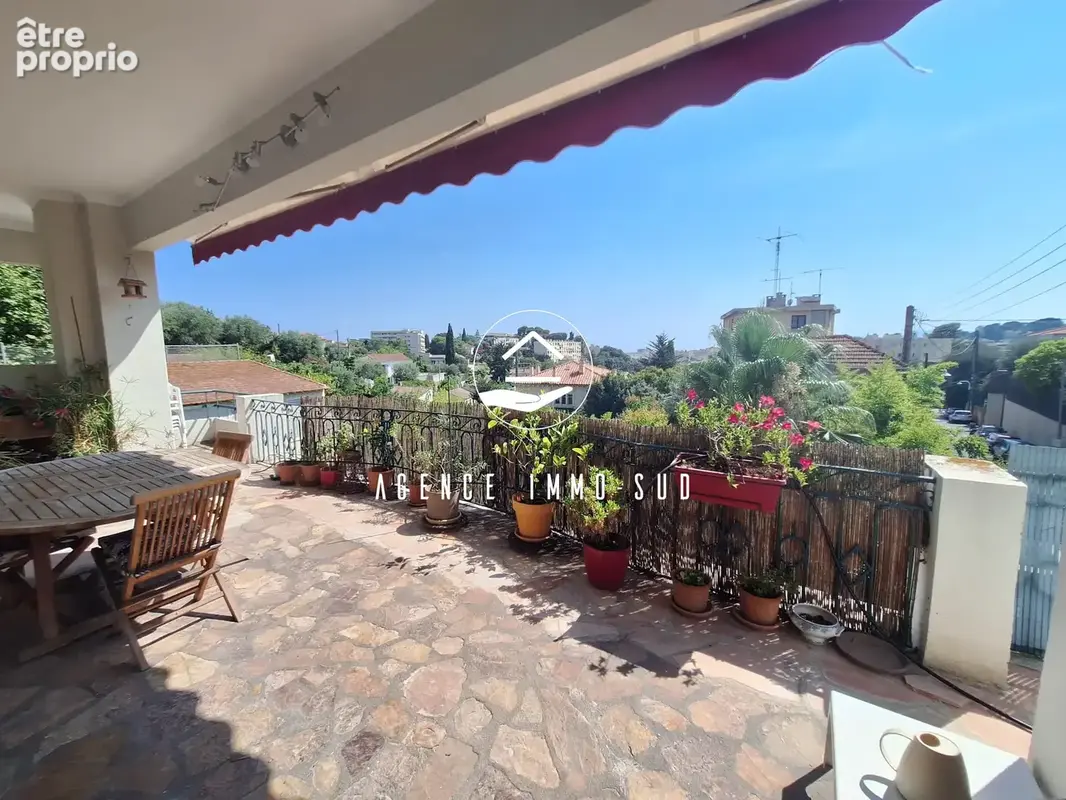 Appartement à LE CANNET