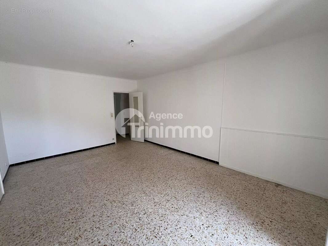 Vente Contes Maison divisée en 3 appartements - photo 7