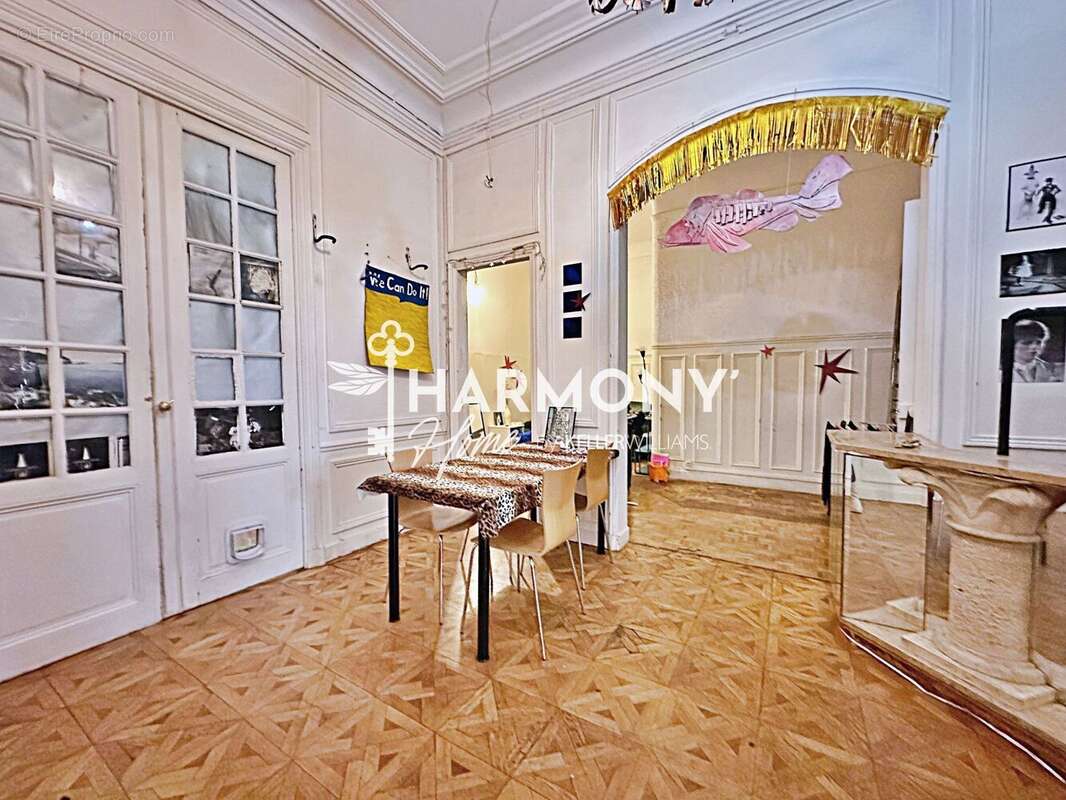 Appartement à MARSEILLE-6E