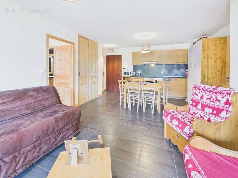 Haute Savoie (74), à vendre SAMOENS - Domaine skiable Grand Massif - Appartement T3 bis - photo 3