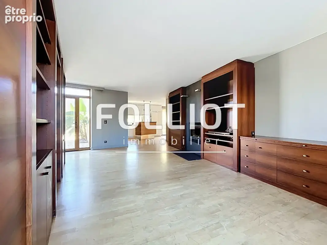 A VENDRE, Maison Saint Laurent De Cuves 153m2 avec grand garage - photo 4