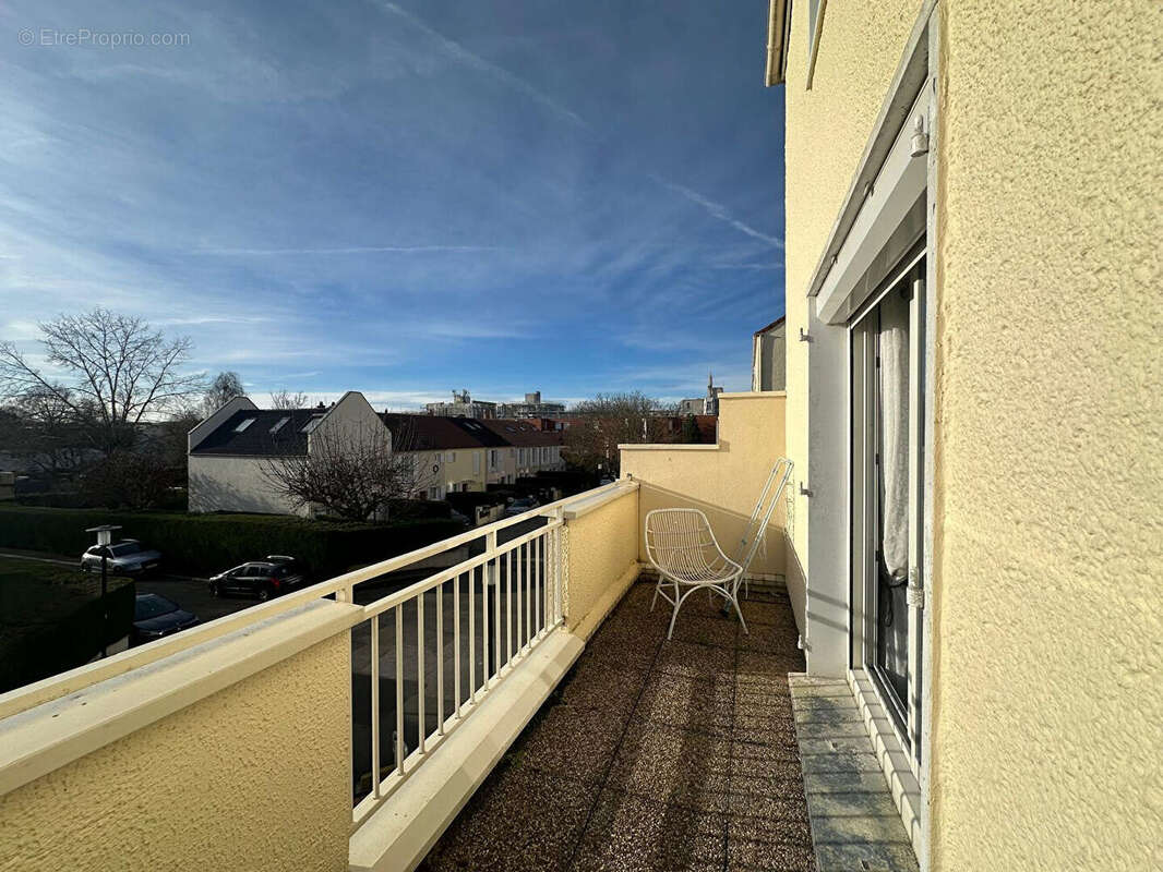 Appartement à MONTIGNY-LE-BRETONNEUX
