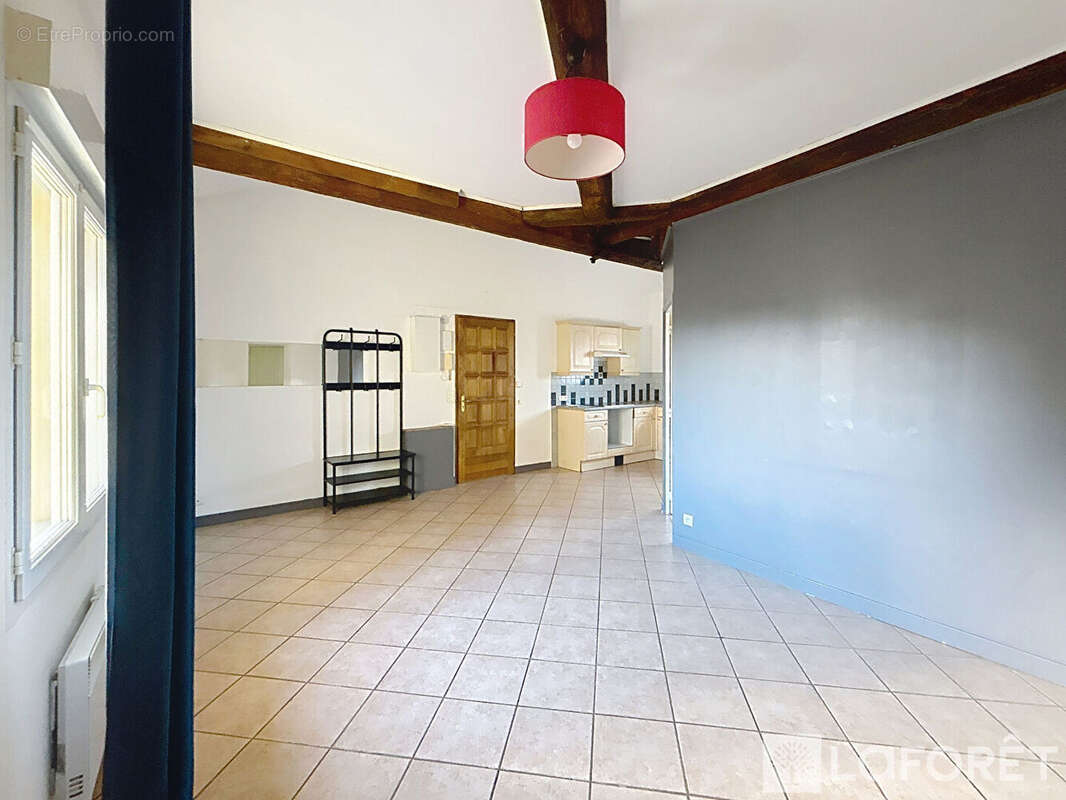 Appartement à COURTHEZON