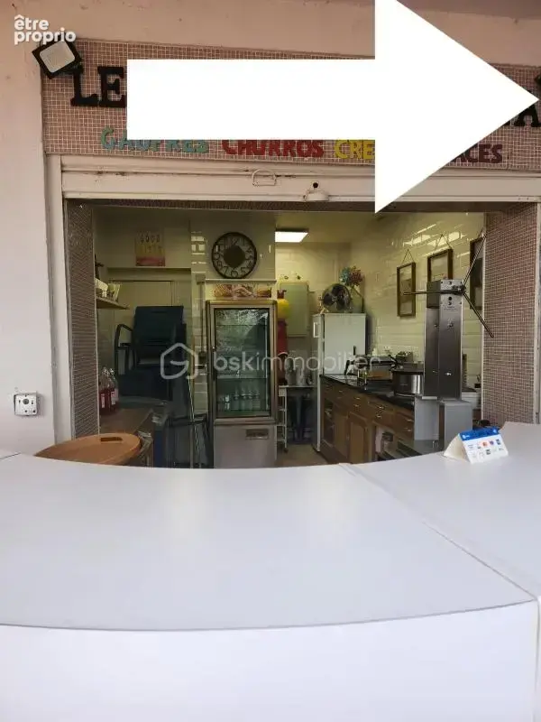 À vendre en exclusivite – local commercial idéalement situé sur une place très animée - photo 3