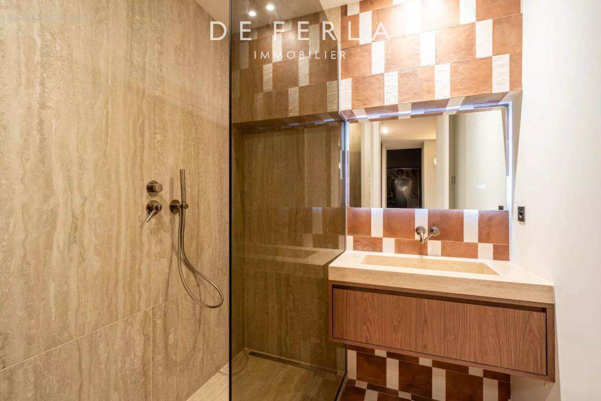Appartement à PARIS-7E
