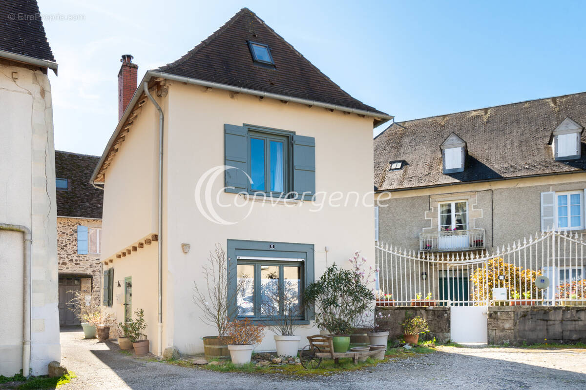 Maison à SAINT-GERMAIN-LES-BELLES