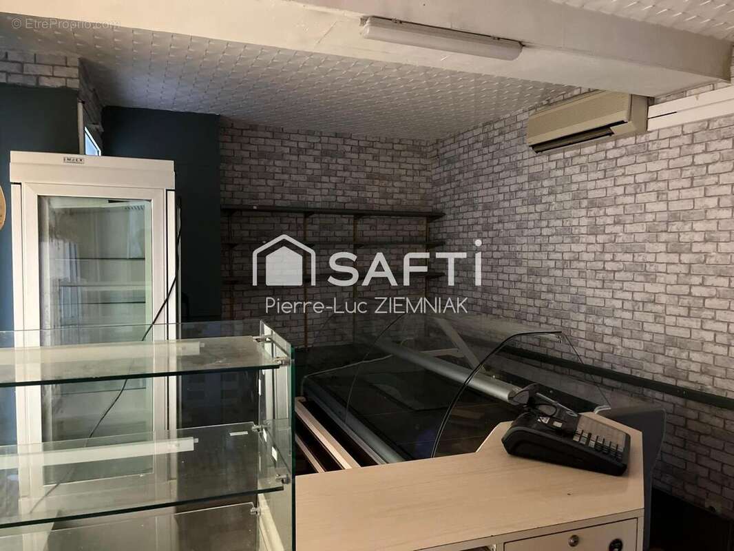 Photo 2 - Commerce à VILLIERS-CHARLEMAGNE