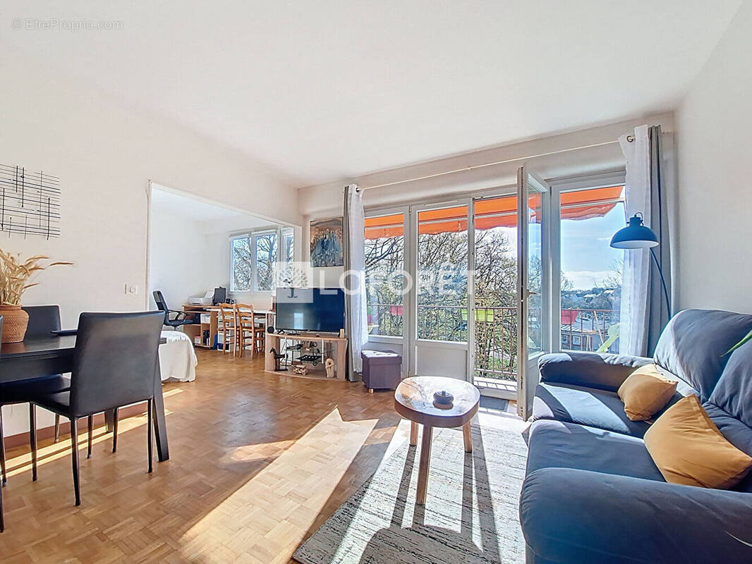 Appartement à VERNEUIL-SUR-SEINE
