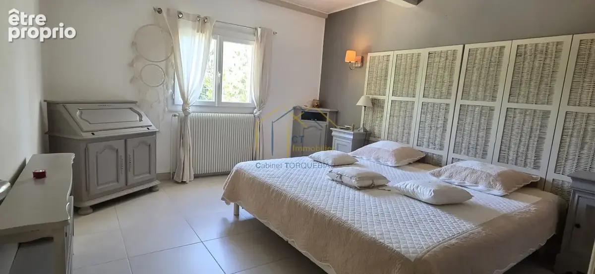 Villa traditionnelle de 10 pièces sur 2100m2 de terrain avec piscine - photo 7