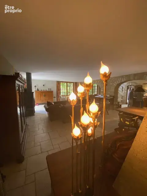 Dans un Domaine fortifiée médiéval, maison en pierres avec 249m2 habitables avec jardin privatif et paysagé - photo 24