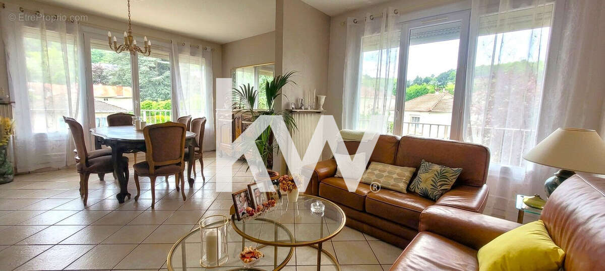 Appartement 86 m² à Saint-Etienne  - photo 3