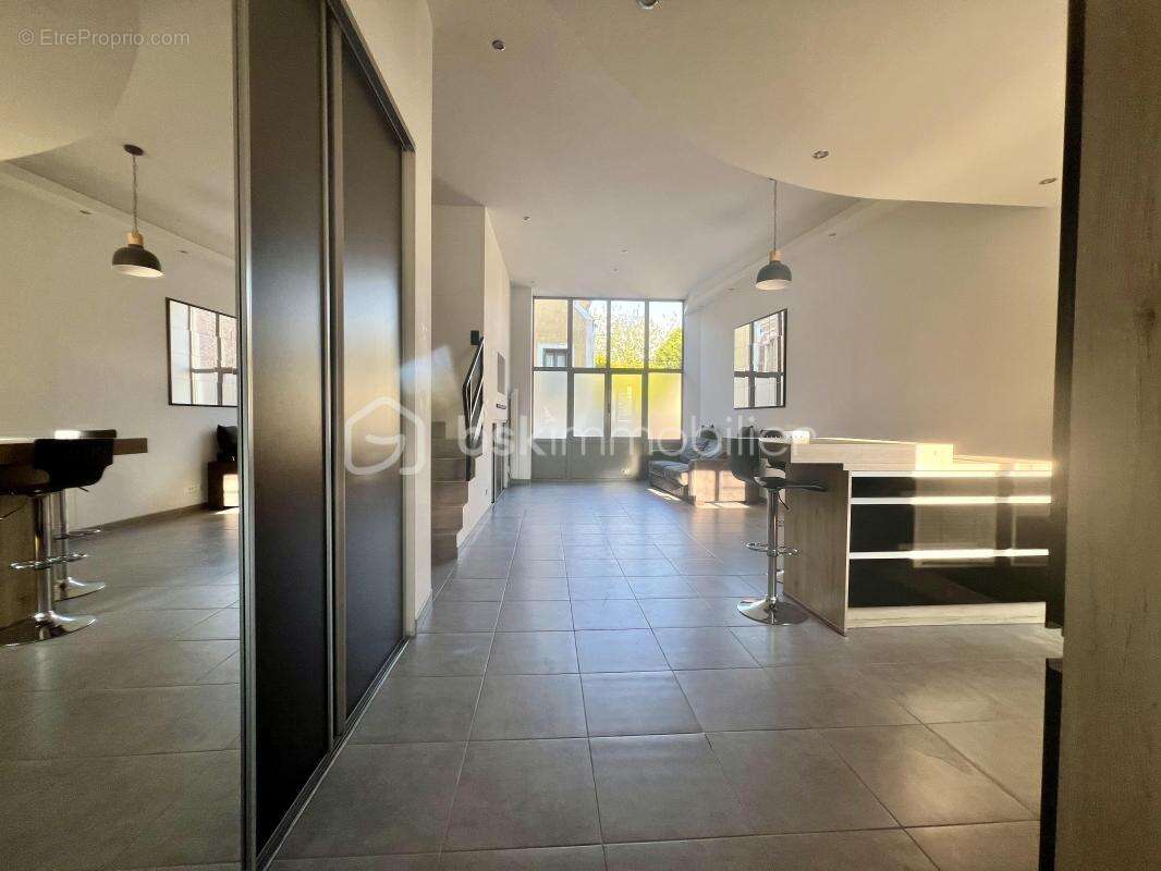 Appartement à BOMBON