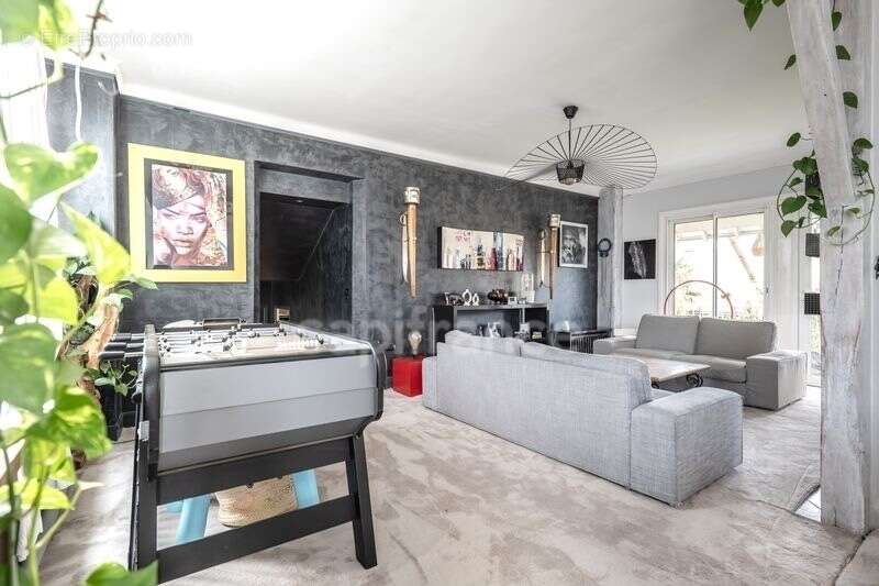 Maison à LES CLAYES-SOUS-BOIS