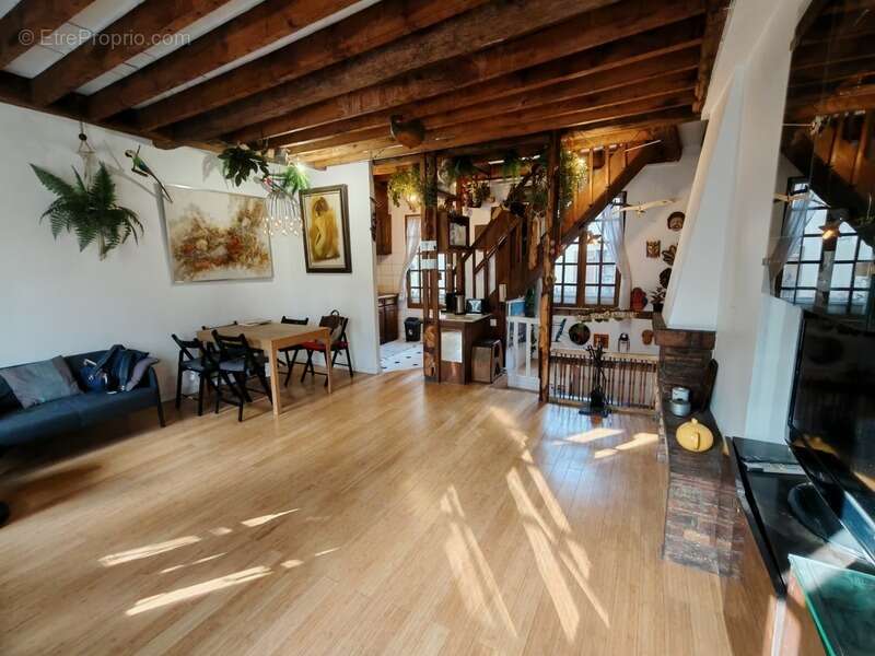 Appartement à PARIS-19E