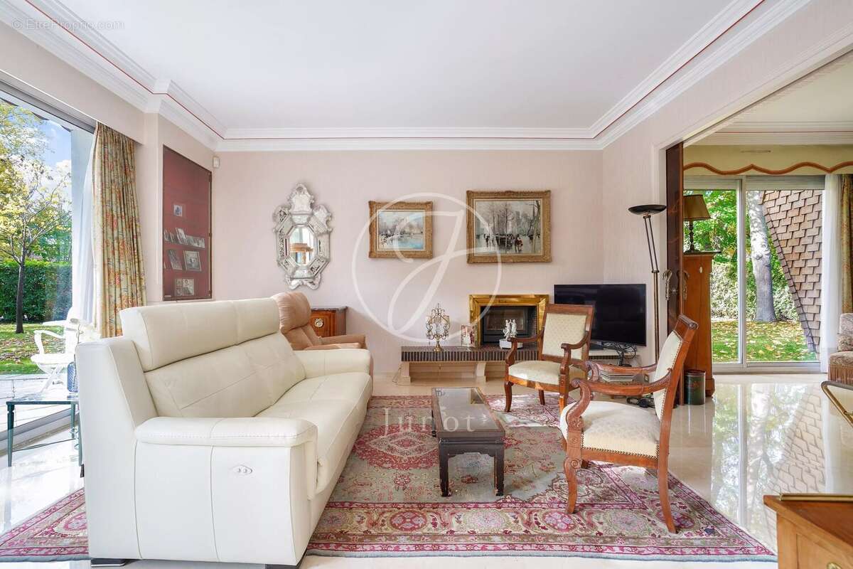 Maison à LE VESINET