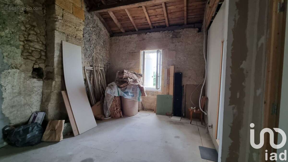 Maison 173 m² à Sainte-Colombe  - photo 7