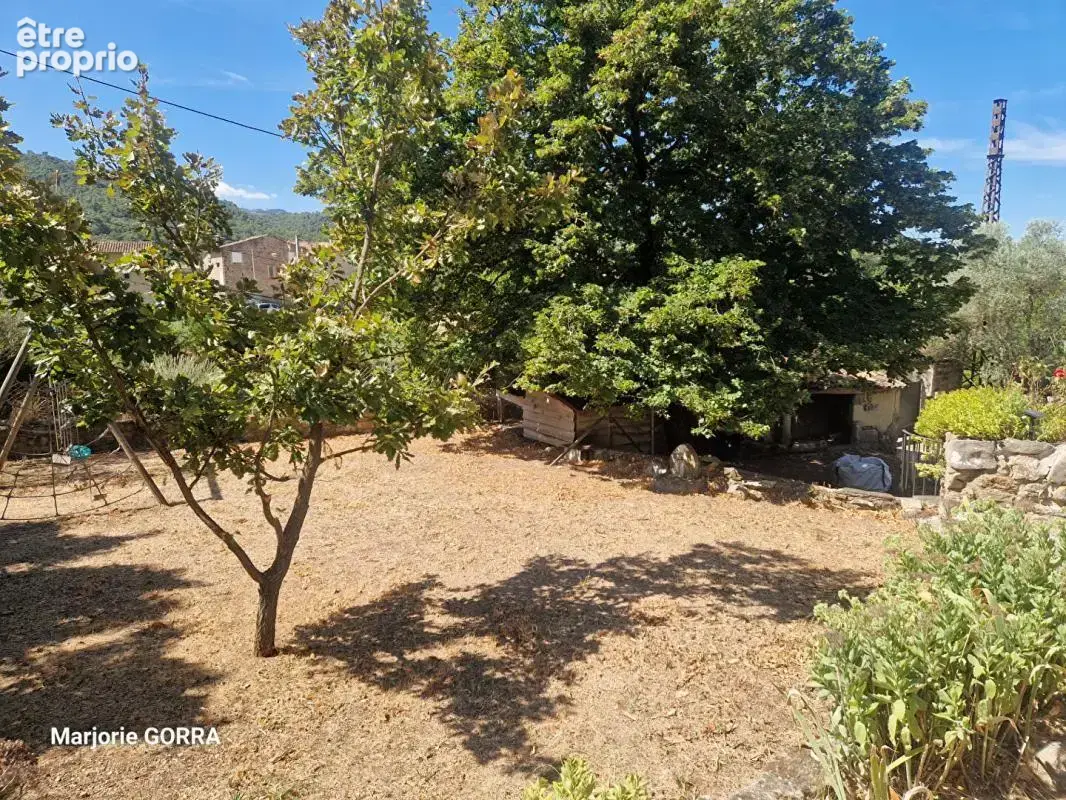 ROUGIERS VILLA T5 sur 1857 m² de terrain - photo 12