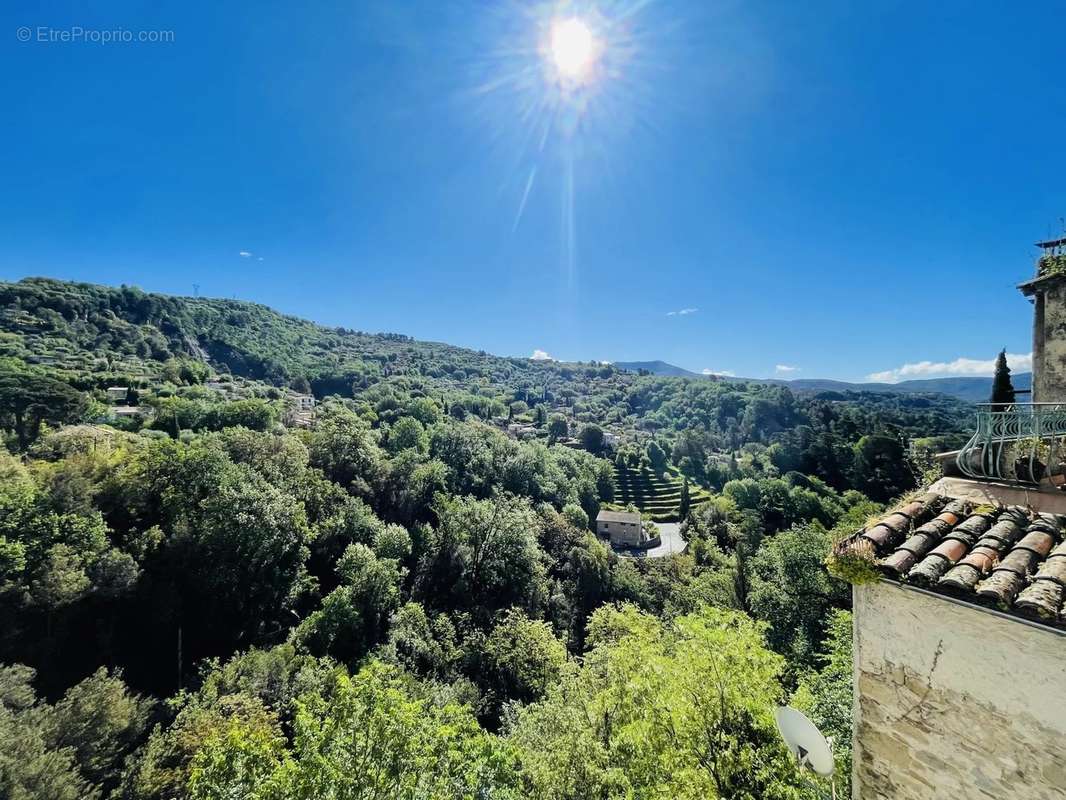 Appartement à CONTES