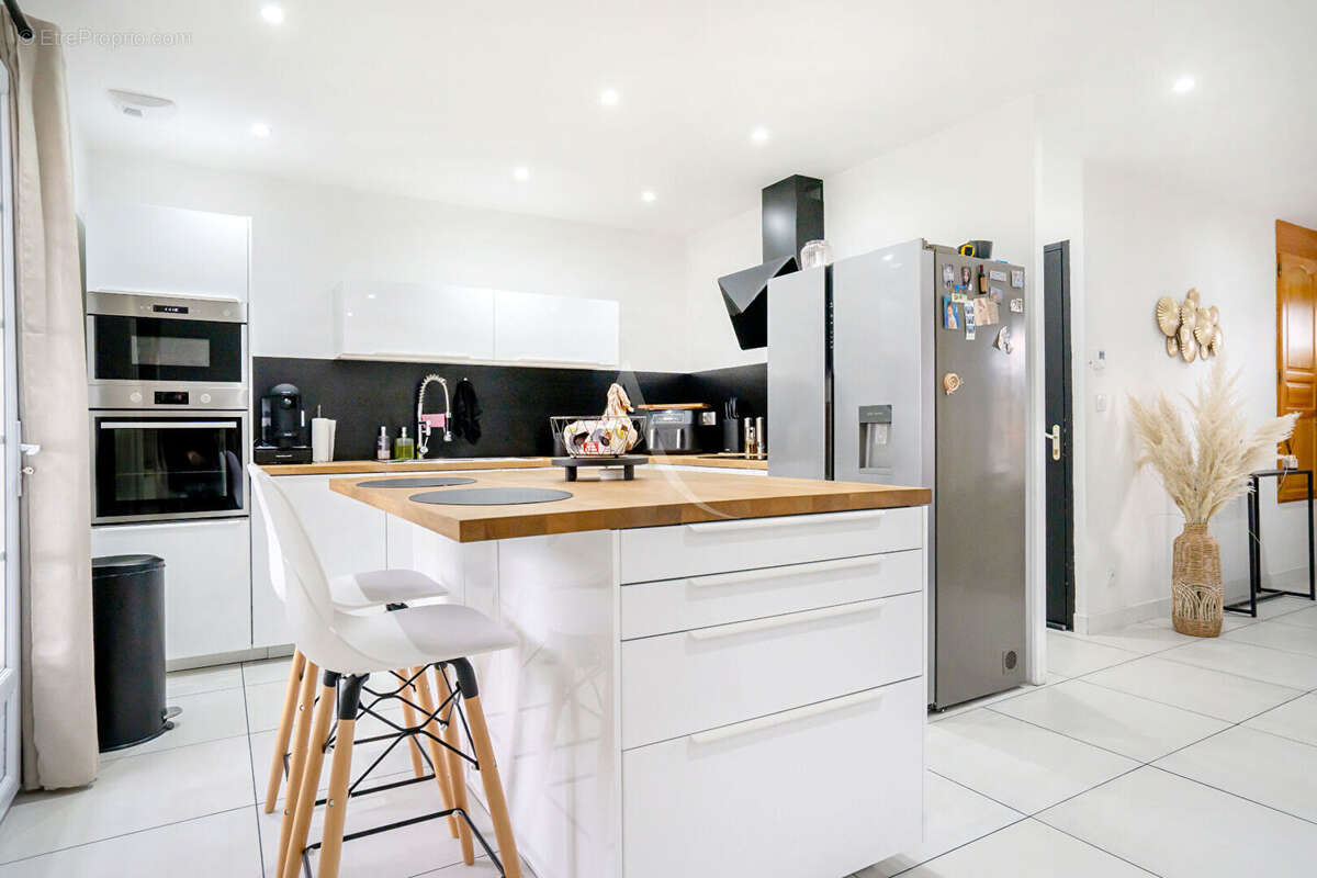 Maison à MONTREUIL-BELLAY