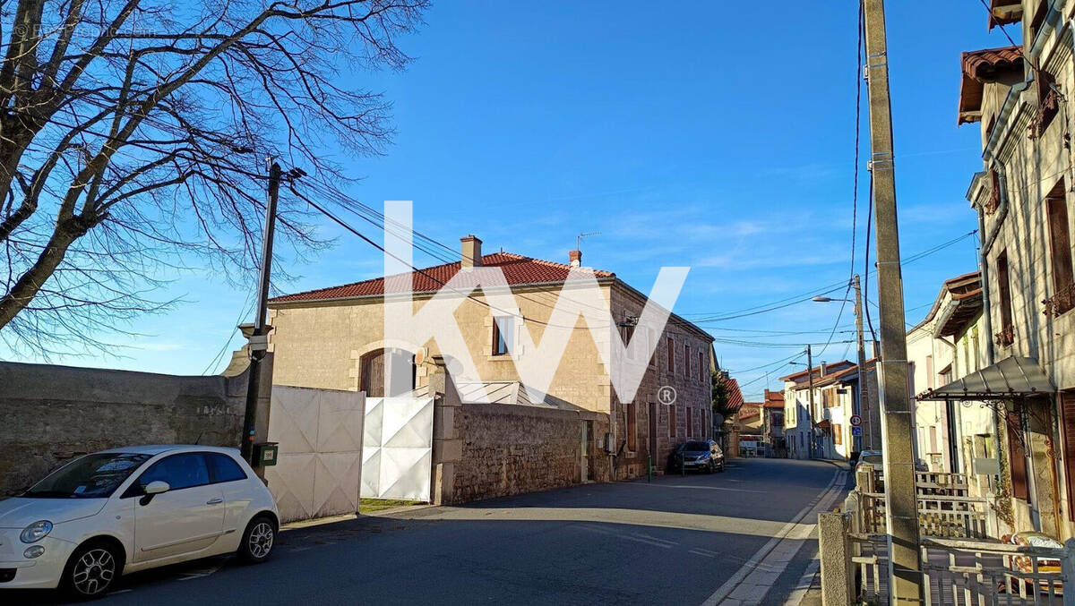 Appartement à PERIGNEUX